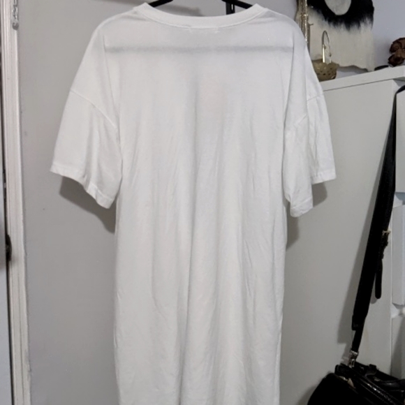 Missguided oversized t-shirt dress - Picture 2 of 3